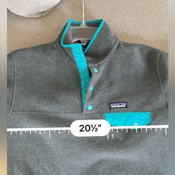 Patagonia Lightweight Synchilla Snap-T Pullover
In Nickel W/Epic Blue M - Picture 9 of 10